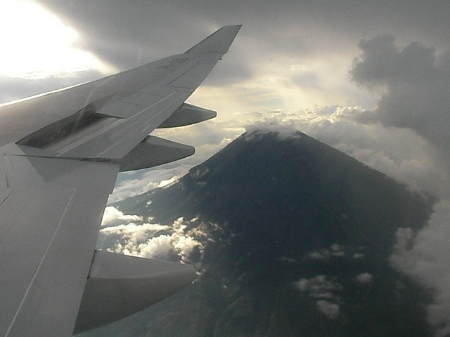 アグン山